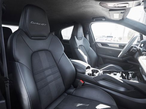 Used 2024 Porsche Cayenne Turbo GT image 43