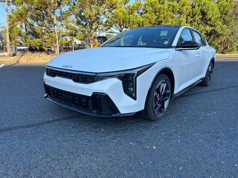 New 2025 Kia K4 GT-Line image 7