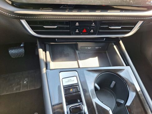 Used 2024 Volkswagen Atlas SE image 15