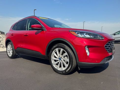 Used 2022 Ford Escape Titanium w/ Titanium Elite Package AWD/4WD image 3