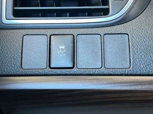 Used 2016 Toyota Camry LE FWD image 27