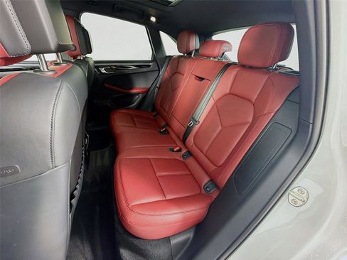 Used 2023 Porsche Macan AWD/4WD image 20