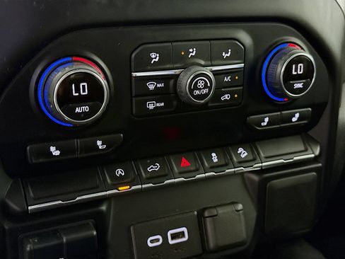 Used 2022 Chevrolet Silverado 1500 RST AWD/4WD image 7