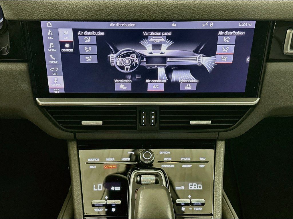Certified 2020 Porsche Cayenne S AWD/4WD image 17