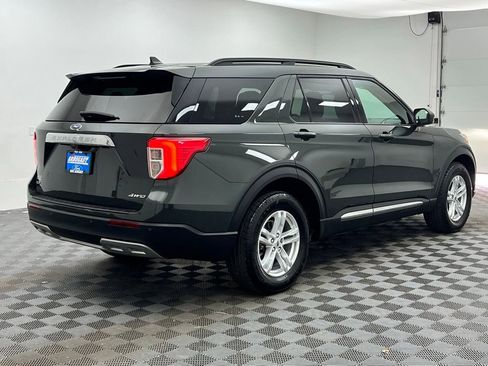 Used 2023 Ford Explorer XLT w/ Equipment Group 202A AWD/4WD image 8
