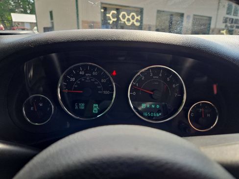 Used 2015 Jeep Wrangler Unlimited Sport w/ Quick Order Package 24S AWD/4WD image 27
