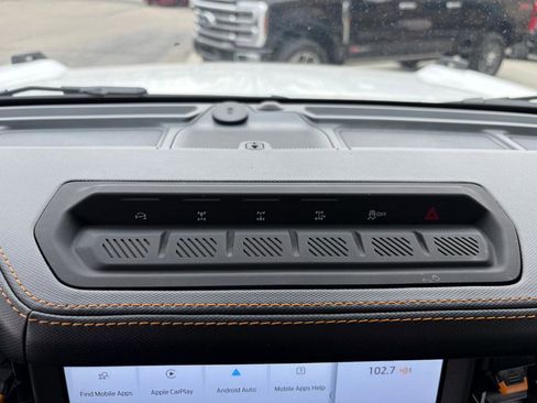 Used 2024 Ford Bronco Badlands image 22
