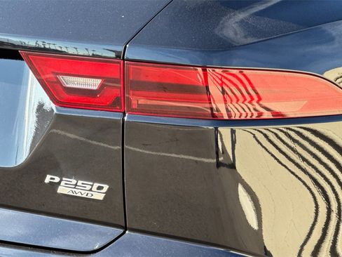 Used 2020 Jaguar E-PACE SE image 32