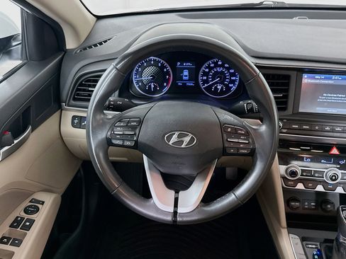 Used 2020 Hyundai Elantra Value Edition w/ Winter Weather Package FWD image 18