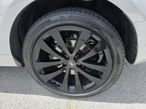 Certified 2025 Land Rover Range Rover Sport Dynamic SE image 9