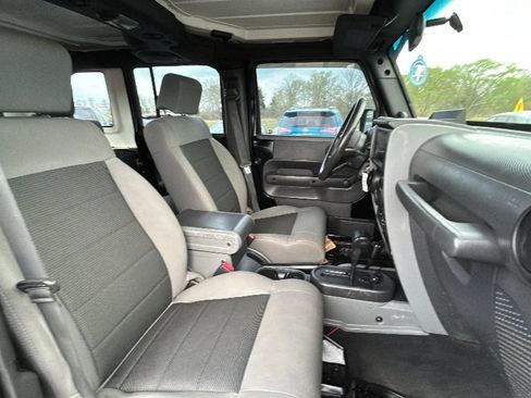 Used 2010 Jeep Wrangler Unlimited Sport w/ Trailer Tow Group AWD/4WD image 38