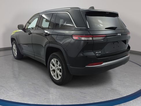 Used 2023 Jeep Grand Cherokee Limited w/ Luxury Tech Group II image 7
