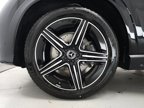 Used 2025 Mercedes-Benz GLE 450e 4MATIC w/ AMG Line Exterior image 37