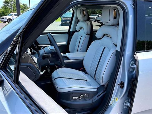 Used 2024 Rivian R1S Adventure AWD/4WD image 23
