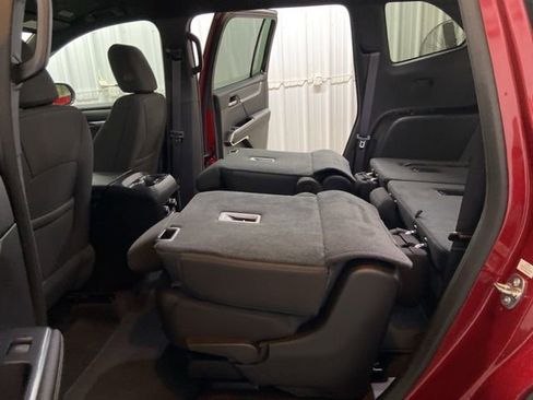 Used 2025 GMC Acadia Elevation image 18