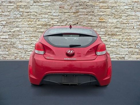 Used 2016 Hyundai Veloster FWD image 6