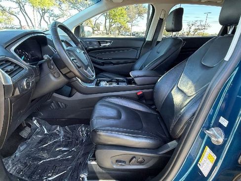 Used 2020 Ford Edge Titanium image 18