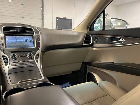 Used 2016 Lincoln MKX Reserve w/ Technology Package image 15