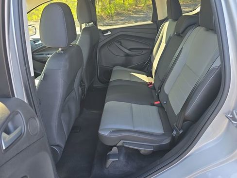 Used 2016 Ford Escape SE w/ Equipment Group 201A FWD image 18