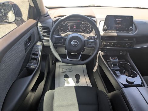 Used 2023 Nissan Rogue S AWD/4WD image 16
