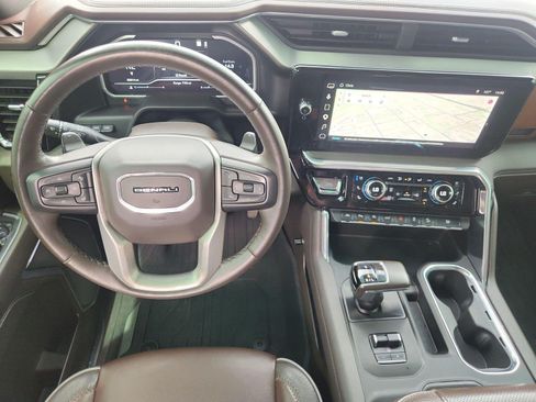 Certified 2022 GMC Sierra 1500 Denali w/ Denali Reserve Package AWD/4WD image 11