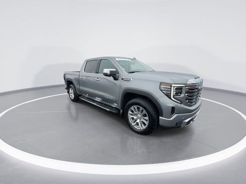Used 2024 GMC Sierra 1500 Denali w/ Technology Package AWD/4WD image 2