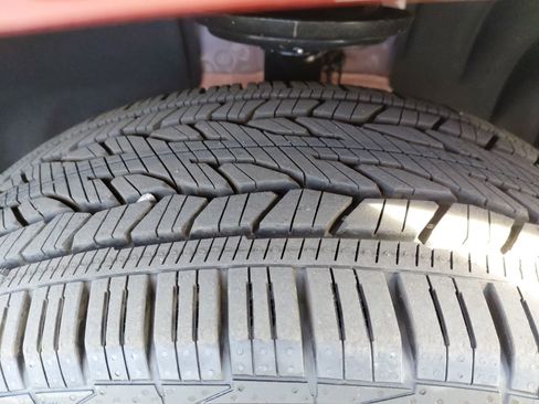 New 2026 GMC Acadia Denali w/ Super Cruise Package image 10