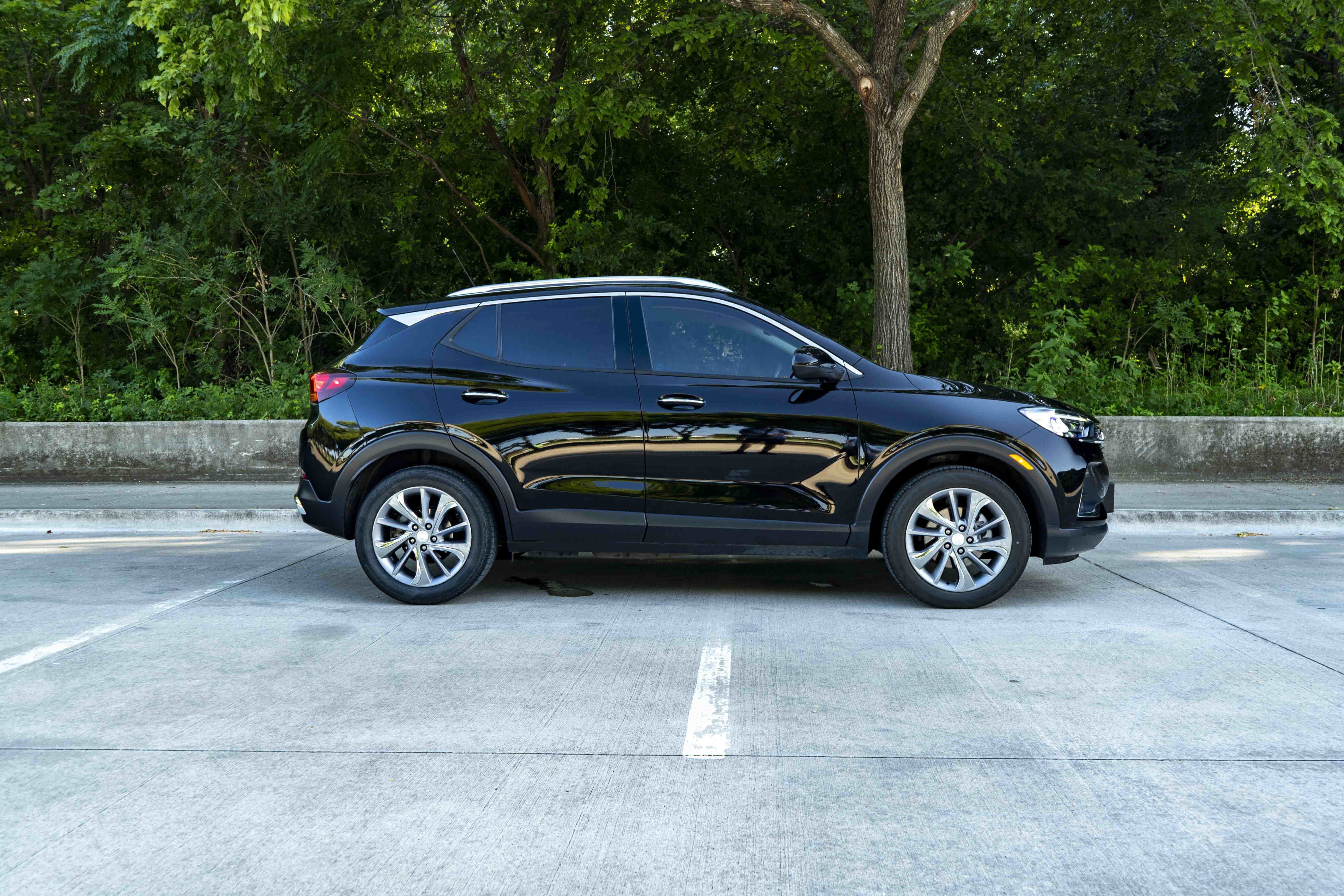 Used 2023 Buick Encore GX Essence w/ Experience Buick Package FWD image 9
