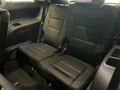 Used 2023 GMC Acadia SLT w/ Elevation Edition image 29