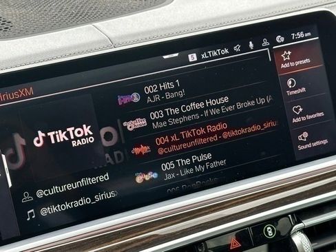 Used 2019 BMW X7 xDrive40i w/ Cold Weather Package image 30