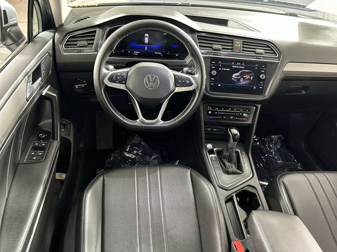 Used 2024 Volkswagen Tiguan SE image 21