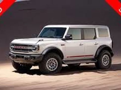 New 2026 Ford Bronco Outer Banks w/ Sasquatch Package image 1