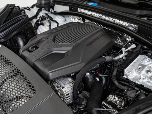 New 2026 Porsche Macan AWD/4WD image 46