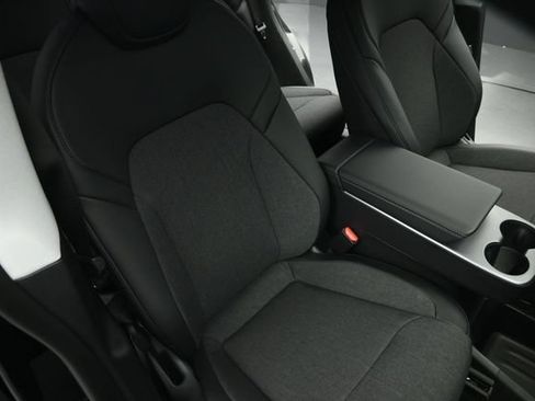 Used 2026 Tesla Model Y 2WD image 57