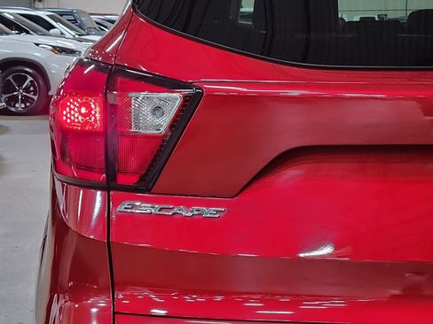Used 2019 Ford Escape SEL image 20