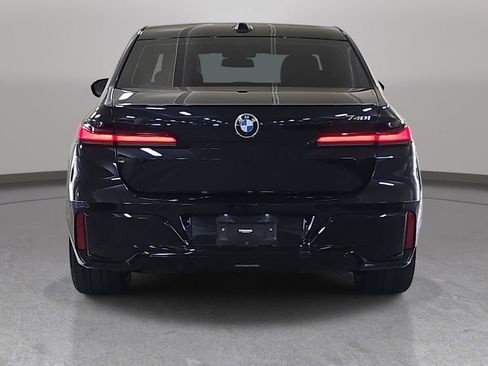 Used 2023 BMW 740i RWD image 8