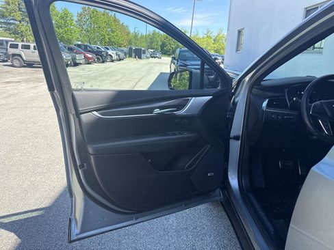 Used 2024 Cadillac XT5 Sportv w/ Technology Package AWD/4WD image 29