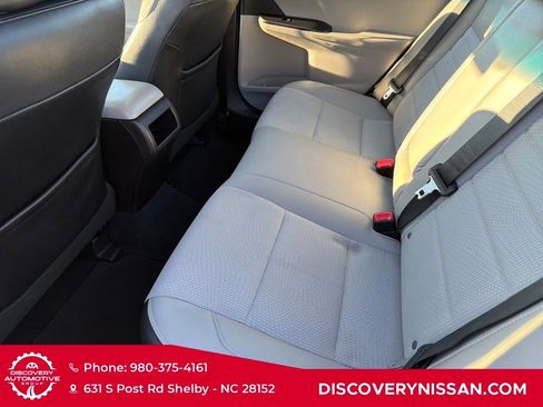 Used 2017 Toyota Camry SE image 27