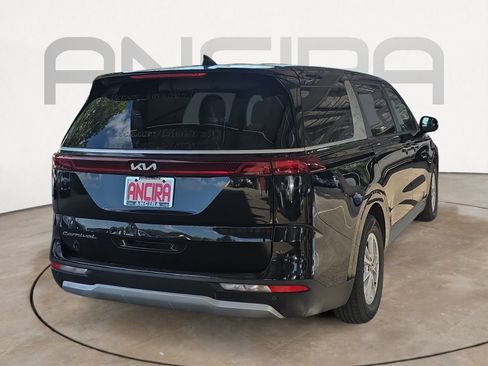 Used 2022 Kia Carnival LX FWD image 7