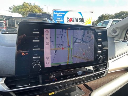 Used 2021 Toyota Sienna XLE image 11