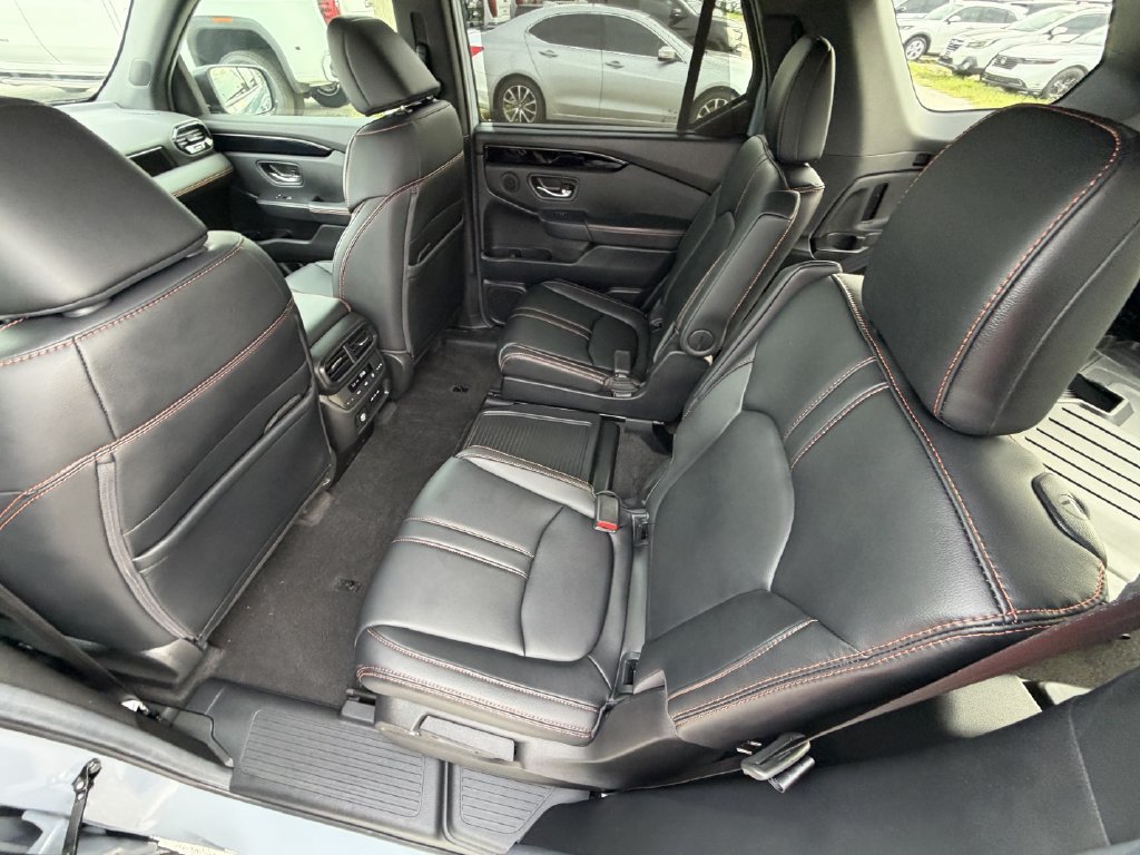 Certified 2025 Honda Pilot TrailSport image 12