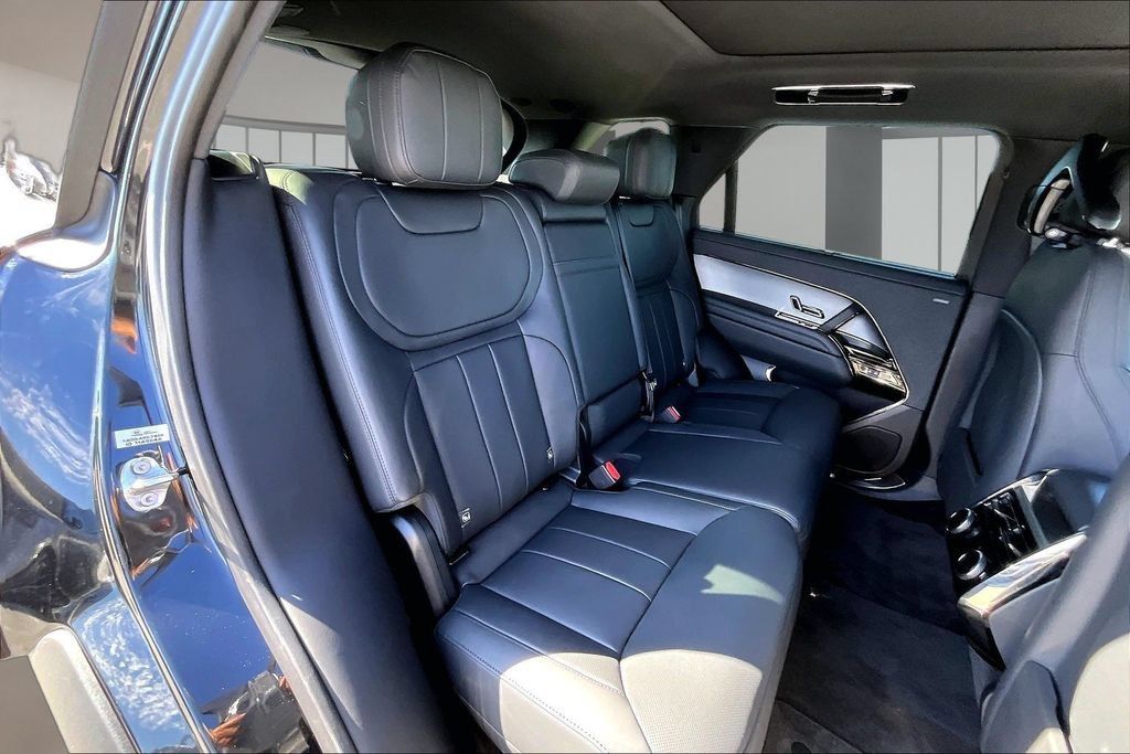 Certified 2025 Land Rover Range Rover Sport SE AWD/4WD image 23