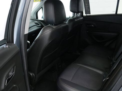 Certified 2022 Chevrolet Trax LT w/ LT Convenience Package image 28