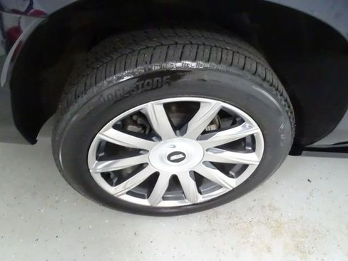 Certified 2024 Cadillac Escalade ESV Premium Luxury Platinum w/ LPO, Floor Liner Package AWD/4WD image 31