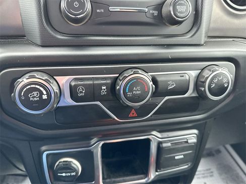 Used 2019 Jeep Wrangler Unlimited Sport image 15