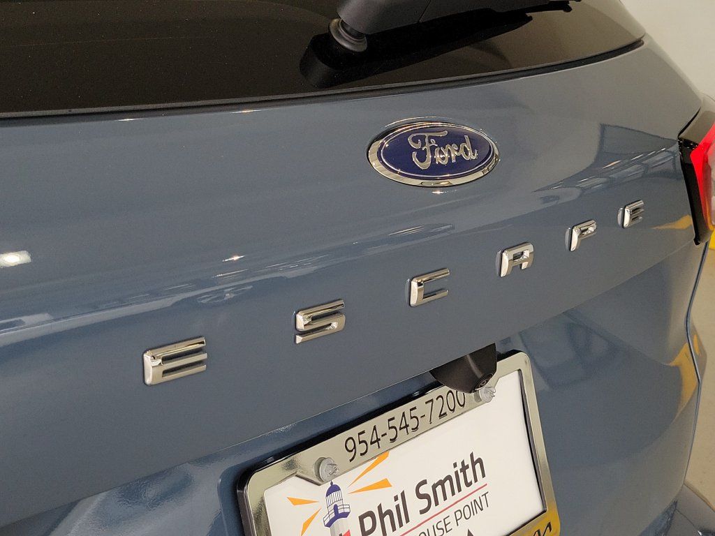 Used 2024 Ford Escape ST-Line w/ Tech Pack #1 FWD image 10