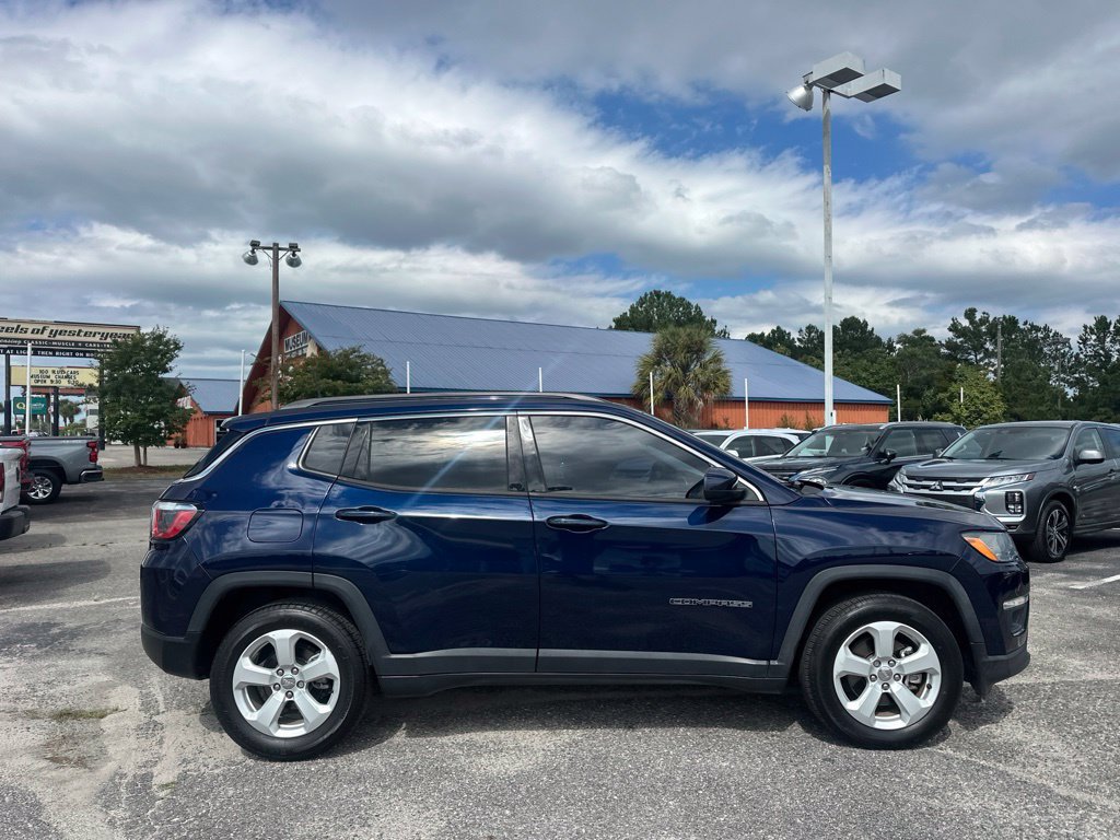 Used 2020 Jeep Compass Latitude FWD image 2