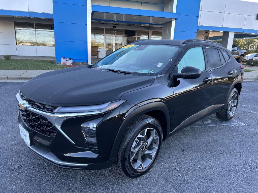 Used 2026 Chevrolet Trax LT FWD image 9
