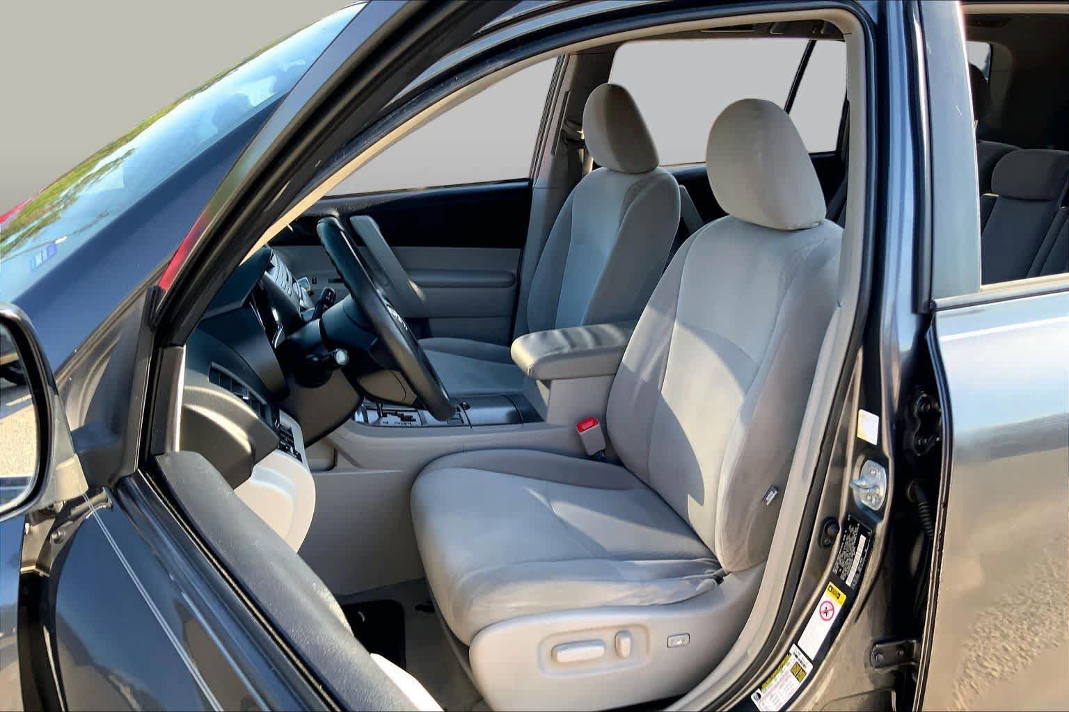 Used 2010 Toyota Highlander 2WD w/ Extra Value Pkg 2 image 7
