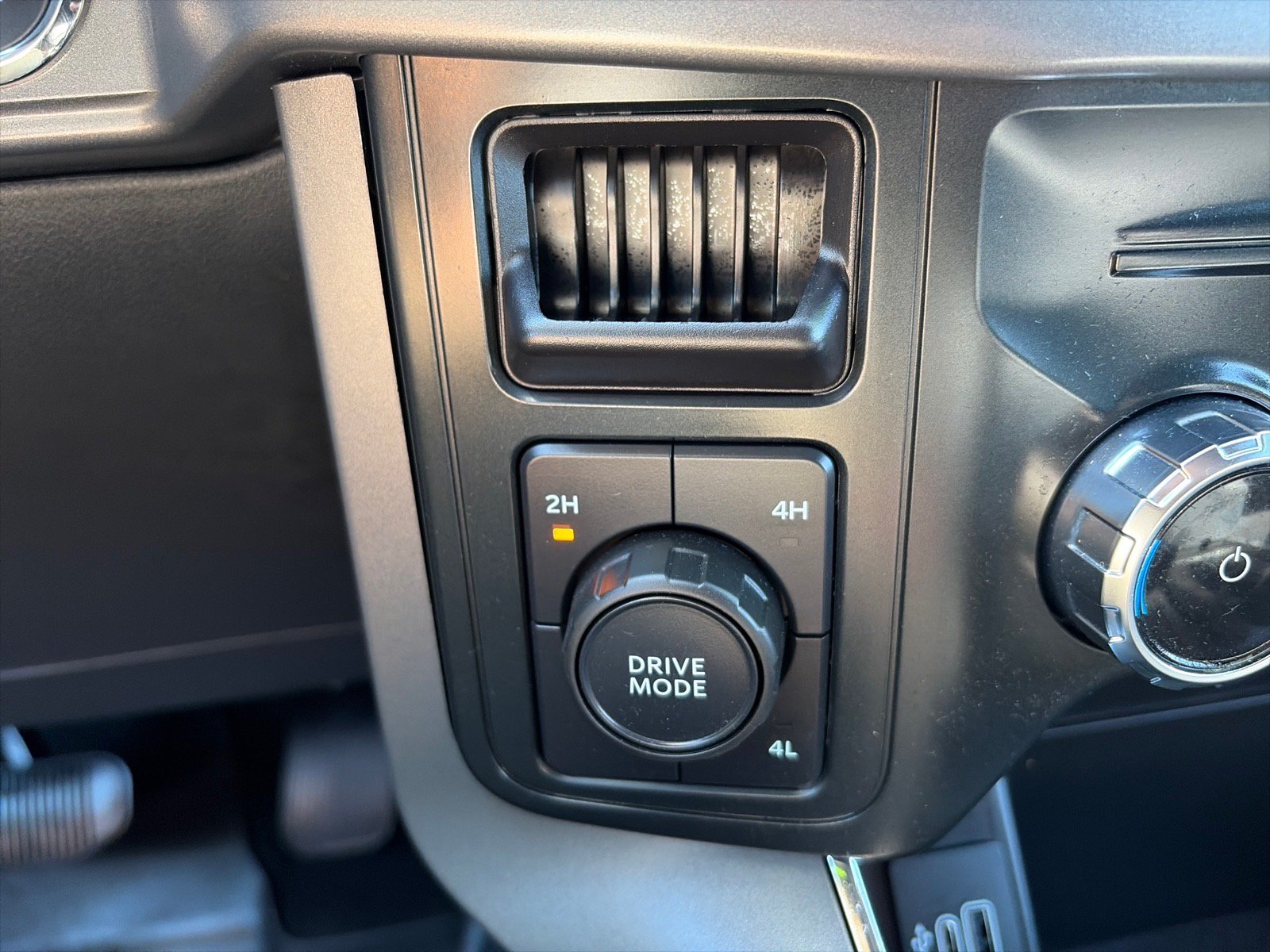 Used 2025 Ford F150 XLT w/ Equipment Group 302A MID AWD/4WD image 22